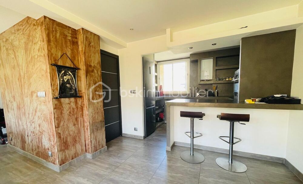 Appartement T2 rénové, résidence sécurisée, quartier en plein essor