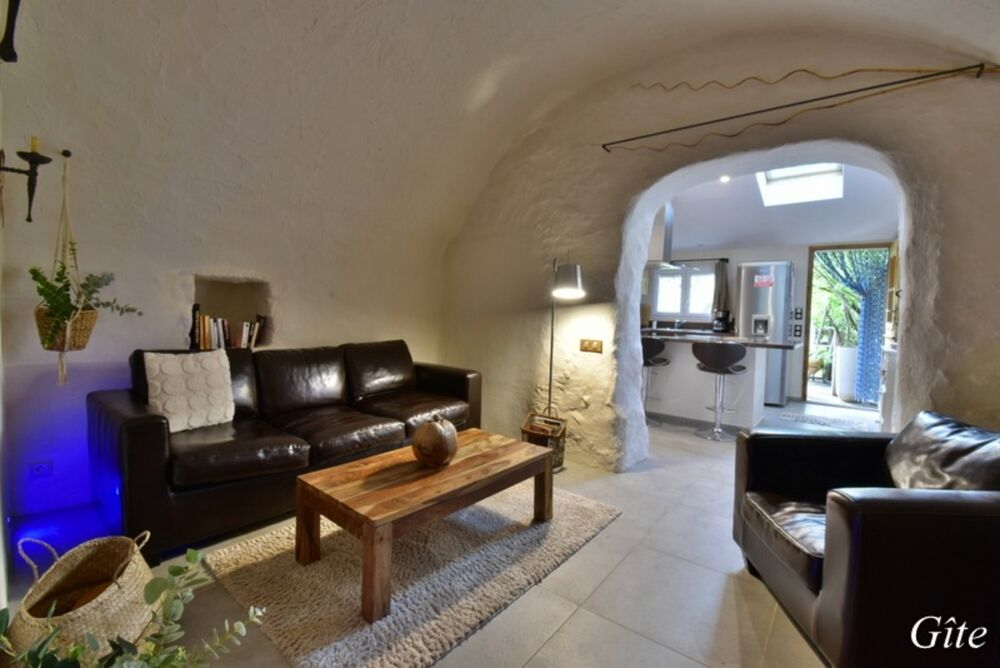 Vente Maison VOLONNE – PROPRIÉTÉ D'EXCEPTION 3,5 HA – 2 HABITATIONS – PISCINE CHAUFFÉE – VUE MONTAGNES Volonne