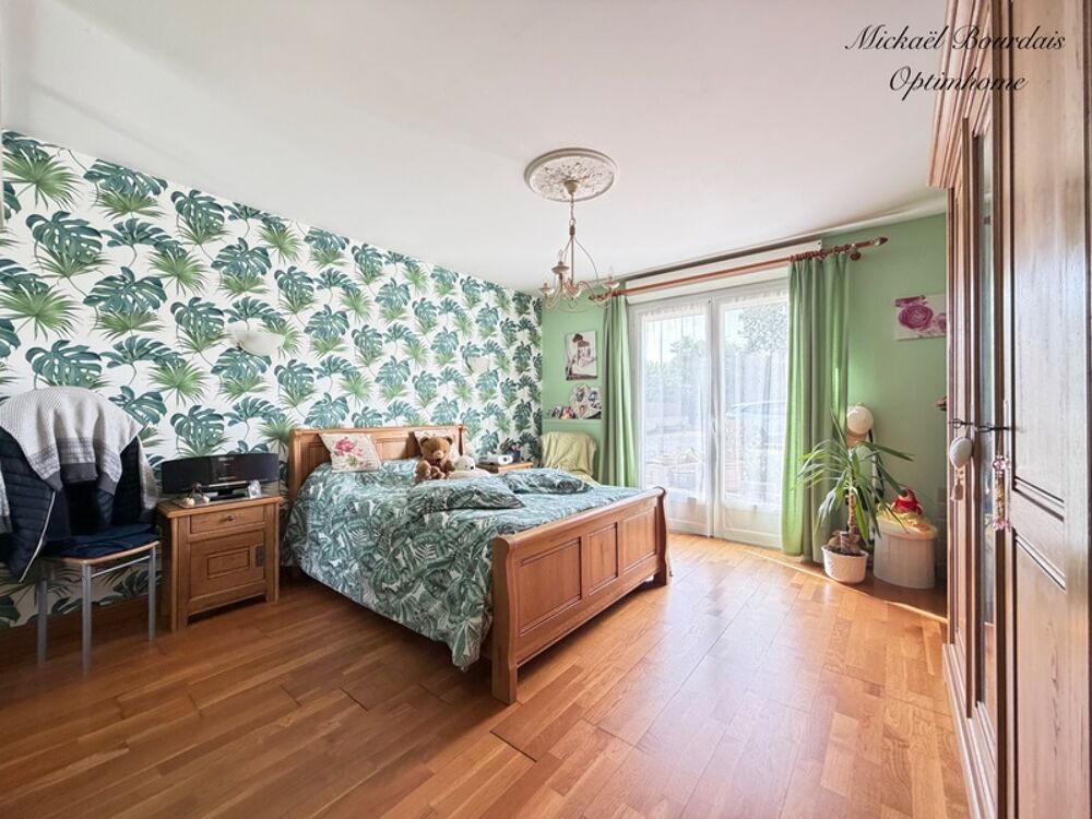 ? Maison familiale de caractère 190 m2  5 chambres  Environnement calme  Proche centre de La Flèche