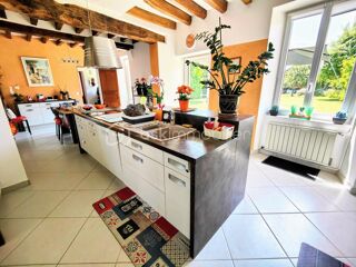  Maison à vendre 15 + pièces 296 m²