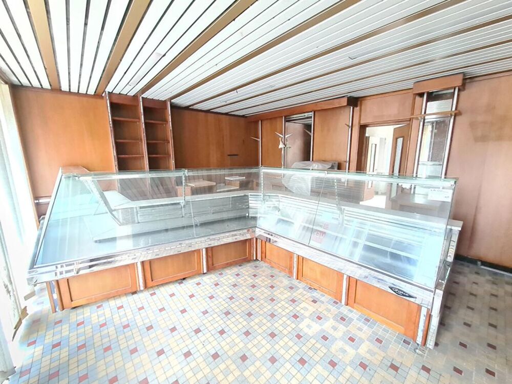 Exclusivité - Le Croisty - Maison de 135.36 m2 - 6 pièces - 3 chambres - Jardinet 20 m2 - Prix 125.000