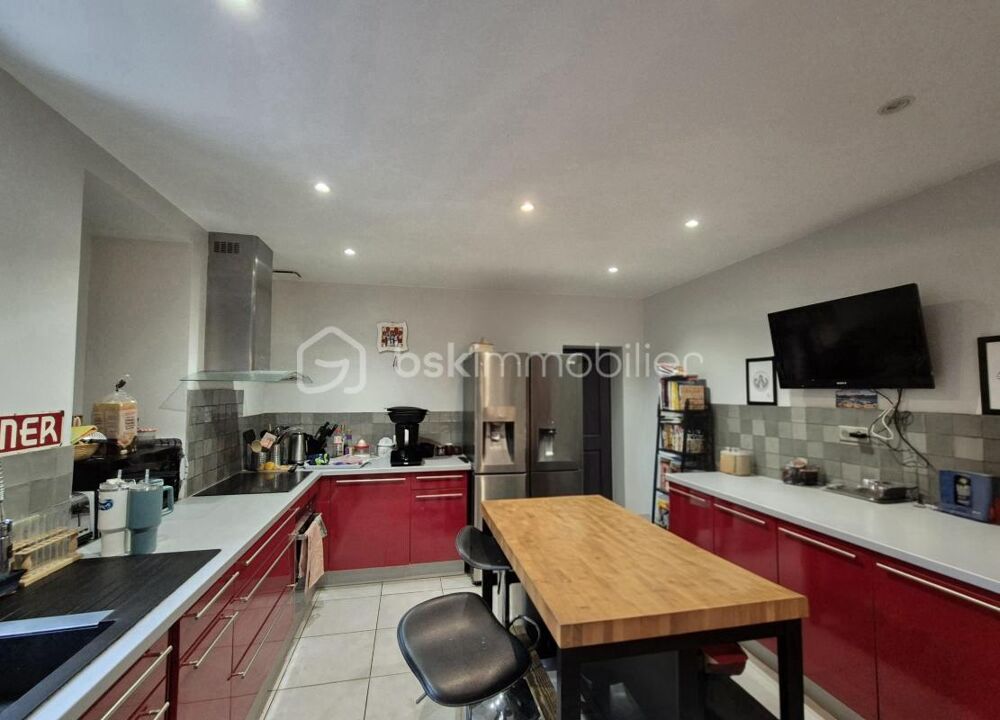 ? Propriété familiale avec gîte, chalet et prestations haut de gamme sur 2 526 m² ?