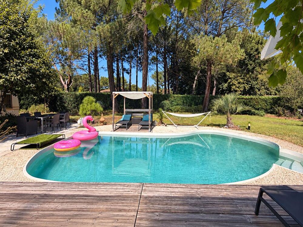 Vente Maison Maison Salles hyper centre 5 chambres 127m² + piscine sur 1600m² de terrain Salles