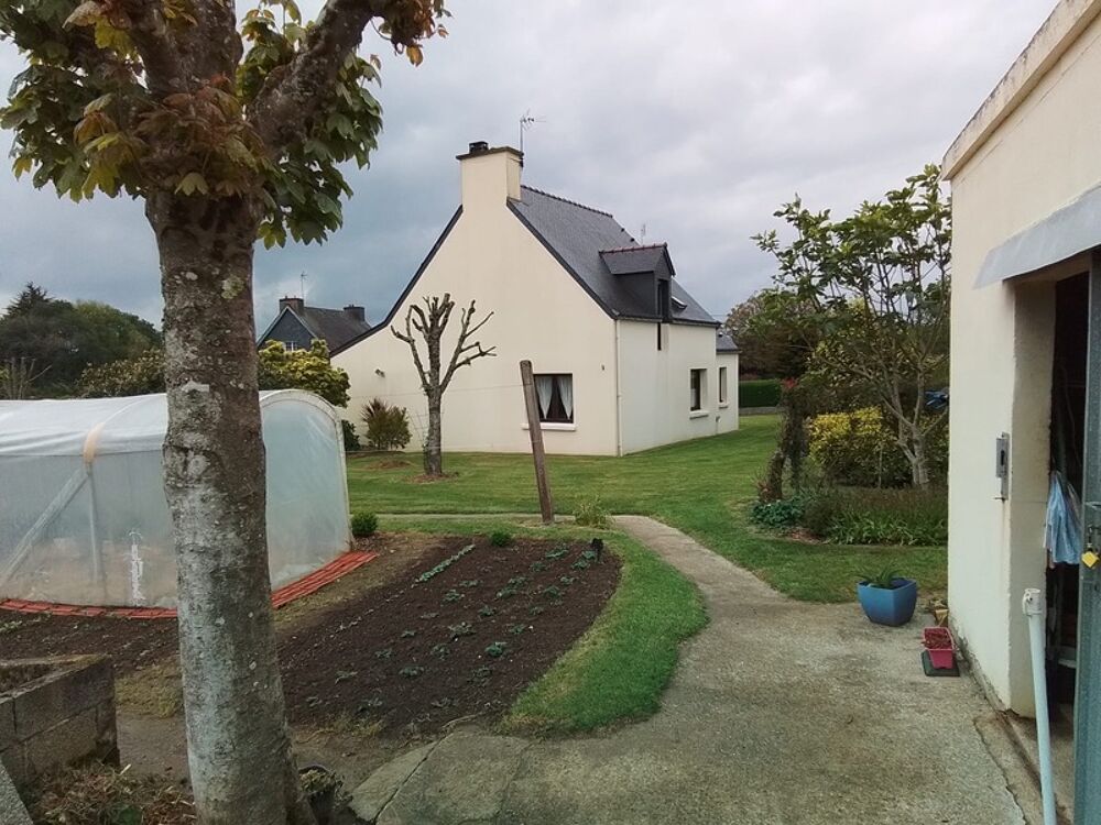 Maison à usage d'habitation exposée sud: 106 m2 à la campagne avec jardin, prairie et dépendances à 1h des plages de Concarneau