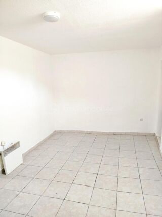  Immeuble � vendre 15 + pi�ces 333 m�