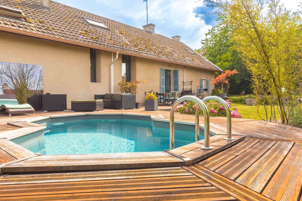 A vendre 21 Corcelles les Monts. Ancien corps de ferme de caractère avec piscine, dépendances et équipements récents