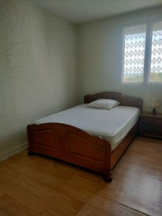  Appartement à louer 3 pièces 75 m²