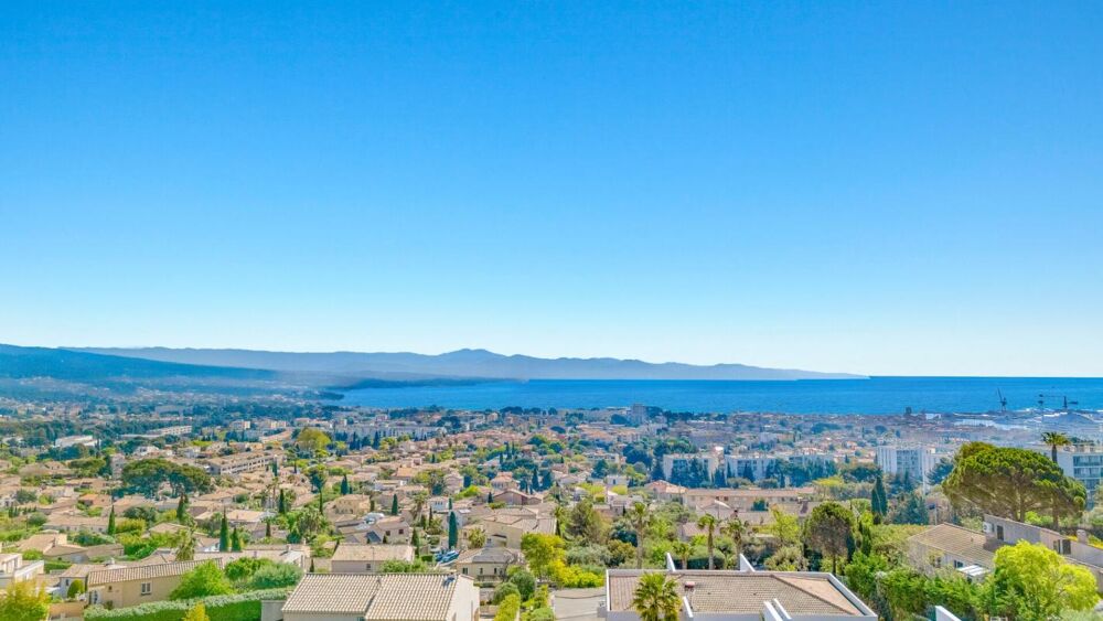 Appartement La Ciotat 4 pièce(s) 75.73 m2 vue mer avec garage et place de parking