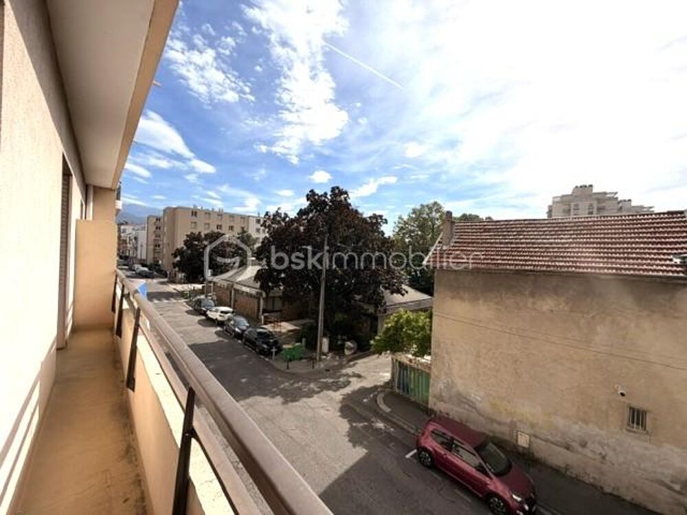 NOUVEAUTE - GRENOBLE EAUX CLAIRES - T1 LUMINEUX AVEC BALCON & CAVE
