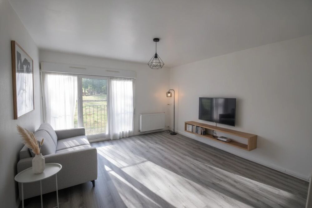 Vente Appartement Appartement à vendre 3 pièces ACHERES (78), en hypercentre un 3 pièces avec cave et parking dans un parc arboré Acheres