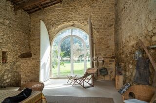  Maison � vendre 15 + pi�ces 560 m�