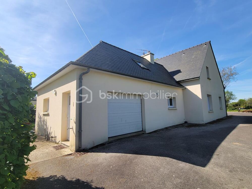 Maison familiale spacieuse à 2 pas du centre de Plouguenast-Langast