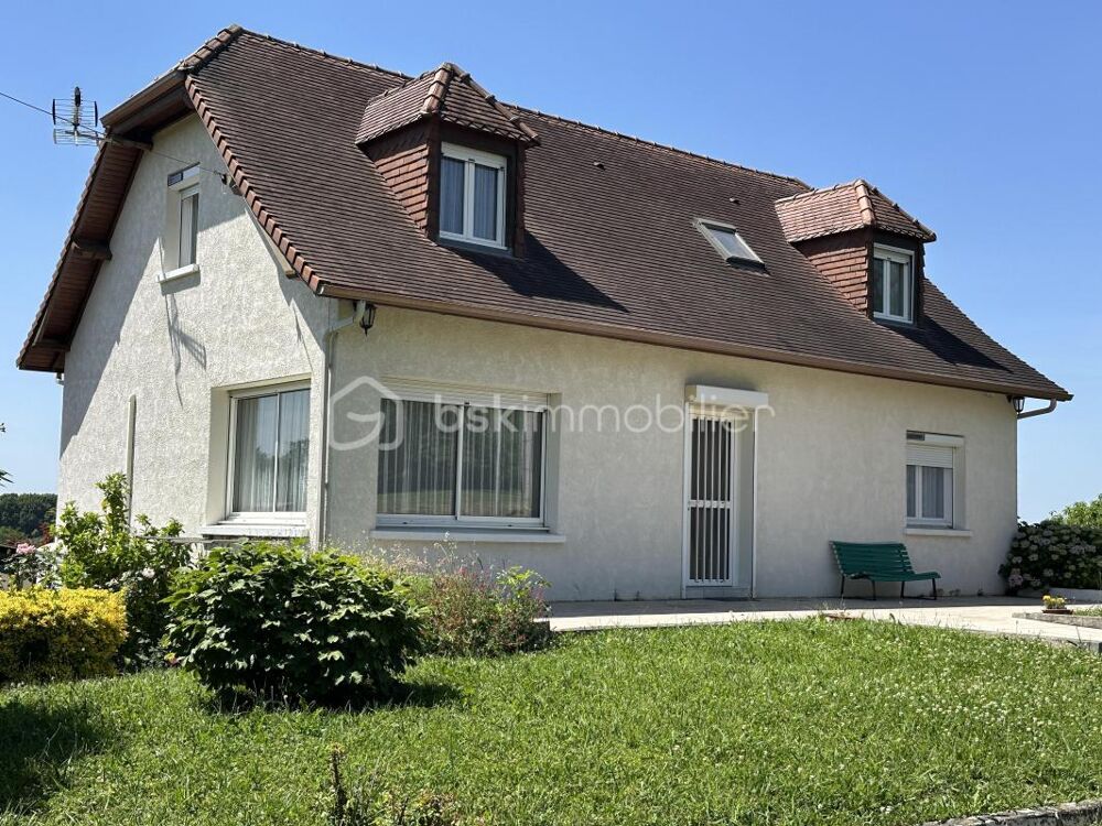 En exclusivité maison de 116 m2 5 pièces, terrain de 2530 m2 dans un endroit proche de PAU