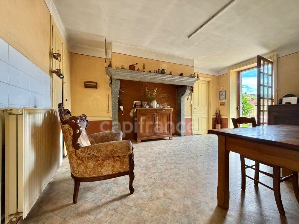 Vente Maison MAISON EN PIERRE DE 150 M2, COMBLES AMÉNAGEABLES DE 75 M2, 4 CHAMBRES, GARAGE DE 40 M2, TERRAIN DE 2 000 M2 + 9 383 M2 EN FERMAG Champoly