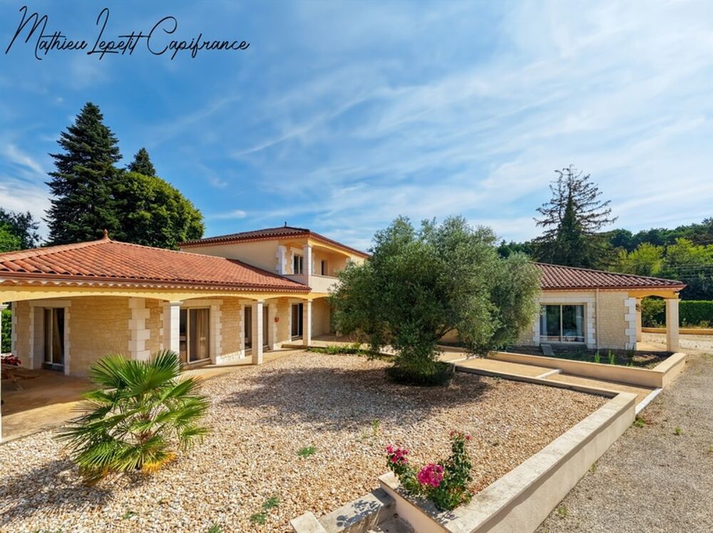 Vente Maison À vendre Maison T9 familiale contemporaine de 313 m² – Construction traditionnelle de 2011 – 7 chambres – Terrain clos de 2 874 Saint pierre de cole