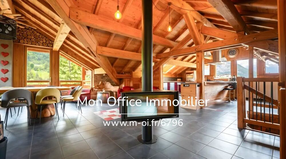 Vente Chalet Référence : 6796-MBE. - Chalet Haut de Gamme de 350m² avec piscine et garage XXL La salle les alpes