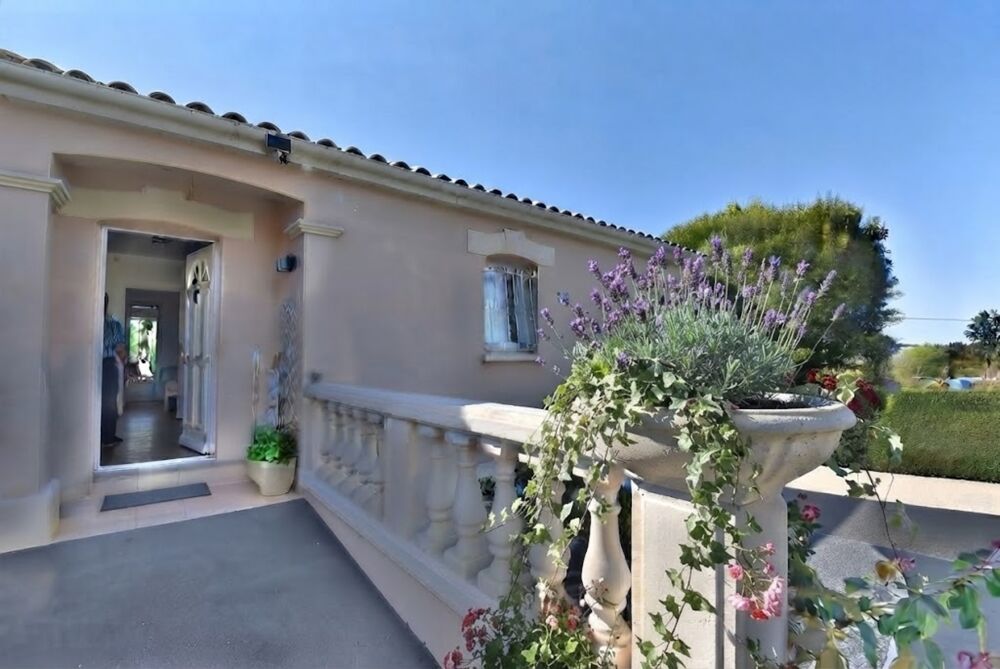 Maison à vendre 6 pièces (16) ST YRIEIX, 5 chambres, garage, véranda, piscine
