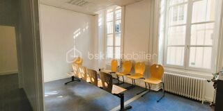  Immeuble à vendre 15 + pièces 413 m²