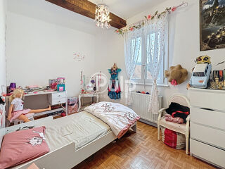  Immeuble � vendre 15 + pi�ces 273 m�