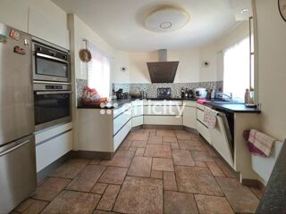  Propriété/château à vendre 12 pièces 304 m²