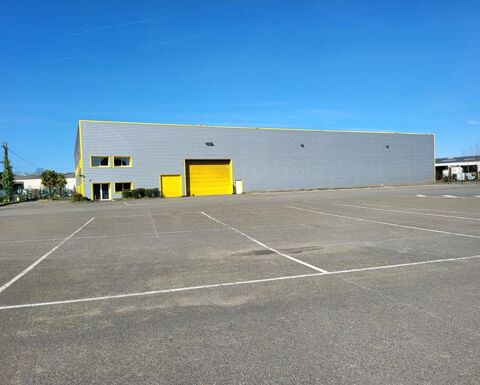   Entrepôt /batiments industriels/ logistique 3400 m² 