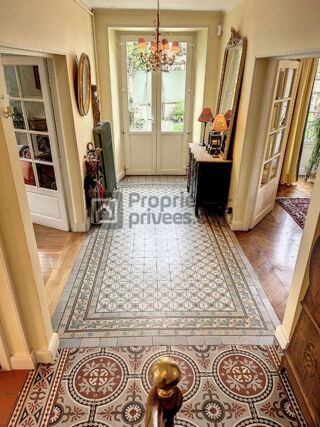  Proprit/chteau  vendre 11 pices 266 m