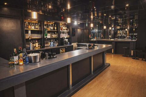   ? CLUB & BAR – MURS & FONDS – EMPLACEMENT N°1 – Forte visibilité 