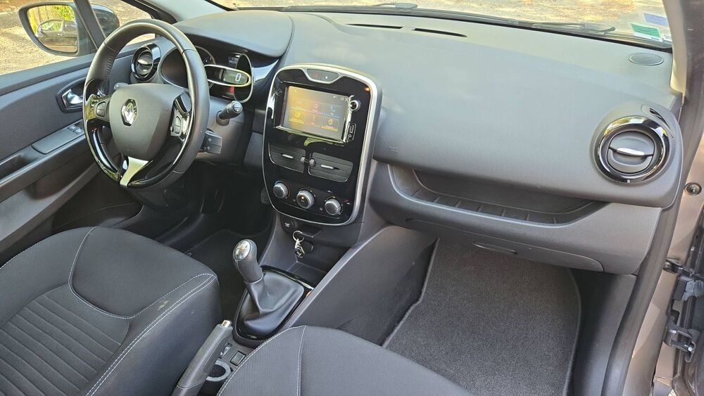 Clio 0.9 TCe 90 eco2 Intens - Premi&egrave;re main 2015 occasion 83340 Le Luc