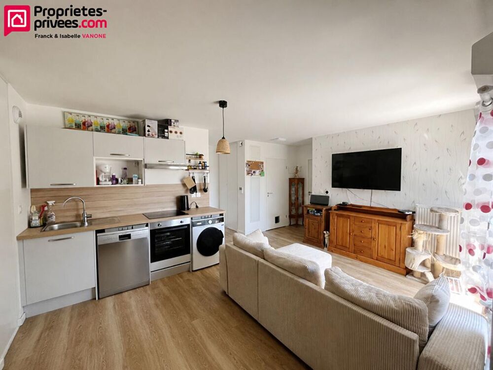 GRAND T2 RECENT - Dernier étage - 51m² - balcon - place de parking