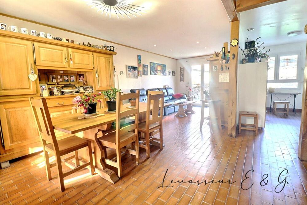 Mouy 60250 - Plain pied 4 chambres avec grande dépendances sur 1630m² de terrain