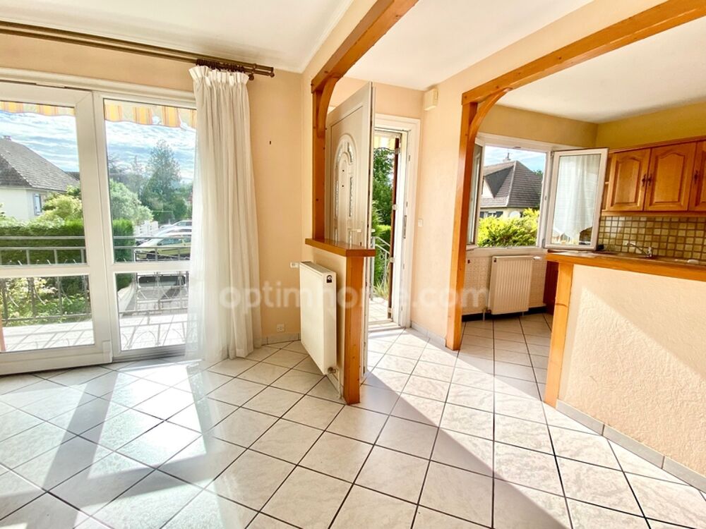 Agréable Maison de plain-pied surélevée - Beau Jardin plat, clos et arboré - Sous - sol total - Vaste Grenier