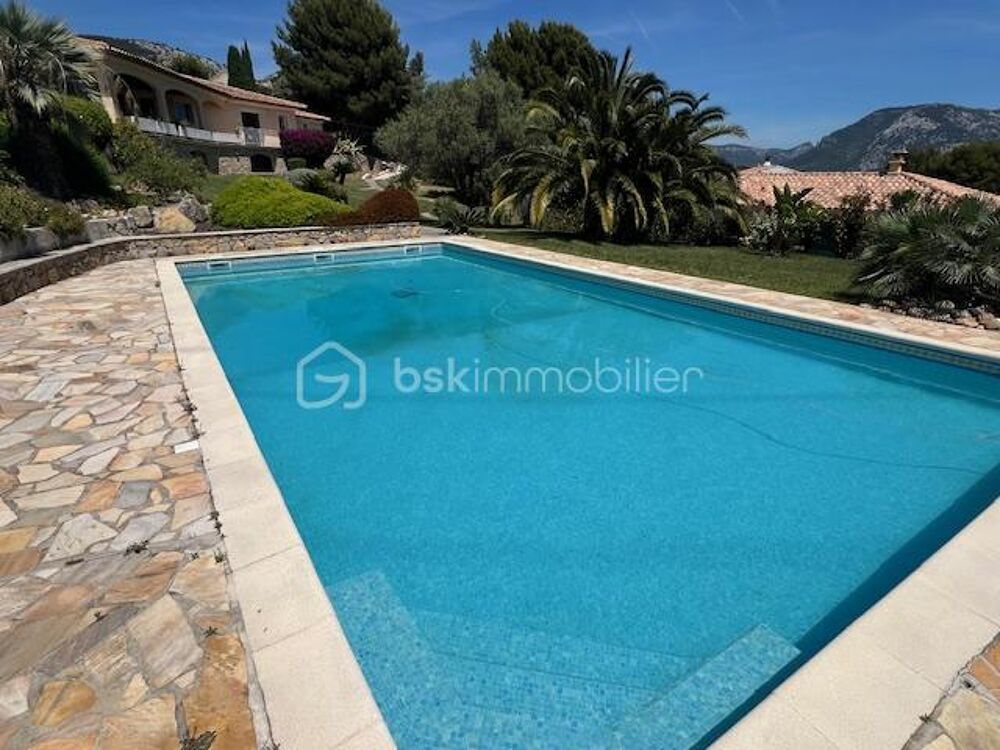 Vente Villa Villa de prestige de 240m² - 5 chambres avec piscine et Pool House - OLLIOULES Ollioules