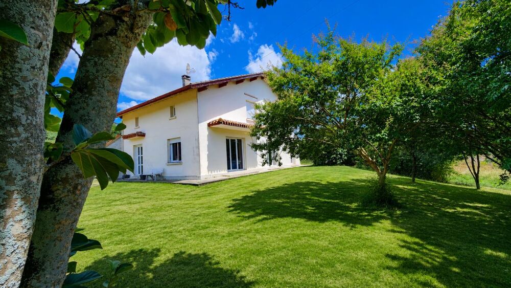 Maison 225 m2 - PISCINE - 26 915 m² de terrain - Dépendances