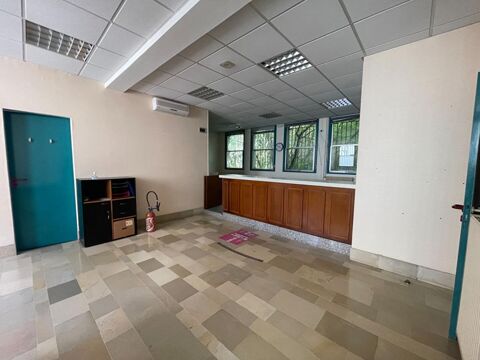   LADON - MURS COMMERCIAUX LIBRES 79 m² 