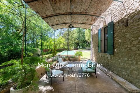   Référence : 6776-NGU. - Maison 7 pièces - 6 chambres - 300m2 - Piscine - Rivière privée - calme absolu Propriété/château - 7 pièce(s) - 300 m²
