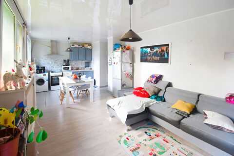   APPARTEMENT DE 71M2 ENVIRON AVEC 3 CHAMBRES AU 1ER ETAGE - CAVE -  PARKINGS Appartement - 4 pi�ce(s) - 71 m�