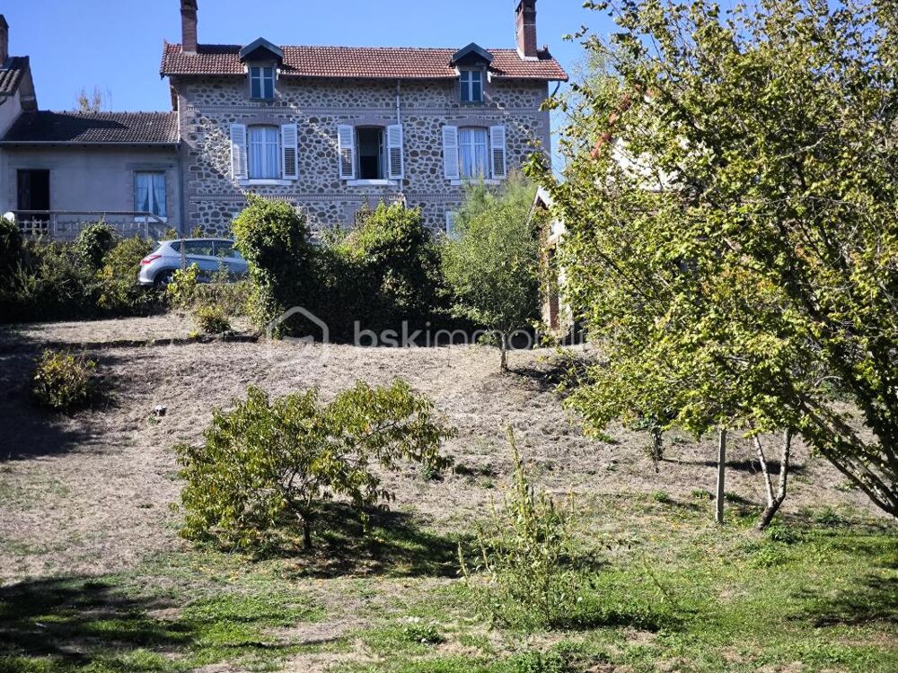 Maison en pierres avec dépendances et terrain  charme, espace et proximité des commodités- Nieul