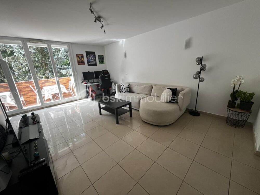 Rare : NOISIEL : Appartement avec balcons, terrasse et garage individuel