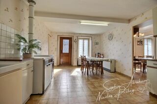 Vente Maison Rare ! Fermette avec dépendances et 7900 m² de terrain environ Janville en beauce