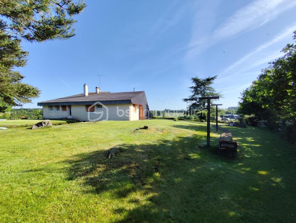 Vente Maison Belle Maison d'architecte de plain pied de 136 m2 des années 1970 exposée plein Sud à proximité de Pontmain Pontmain