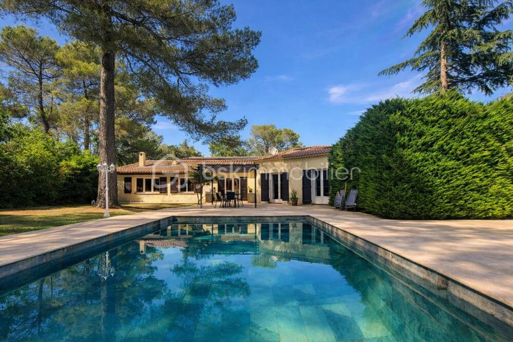 Villa double - plain-pied de 195 m²  Piscine  Garage 35m² Terrain plat et clos