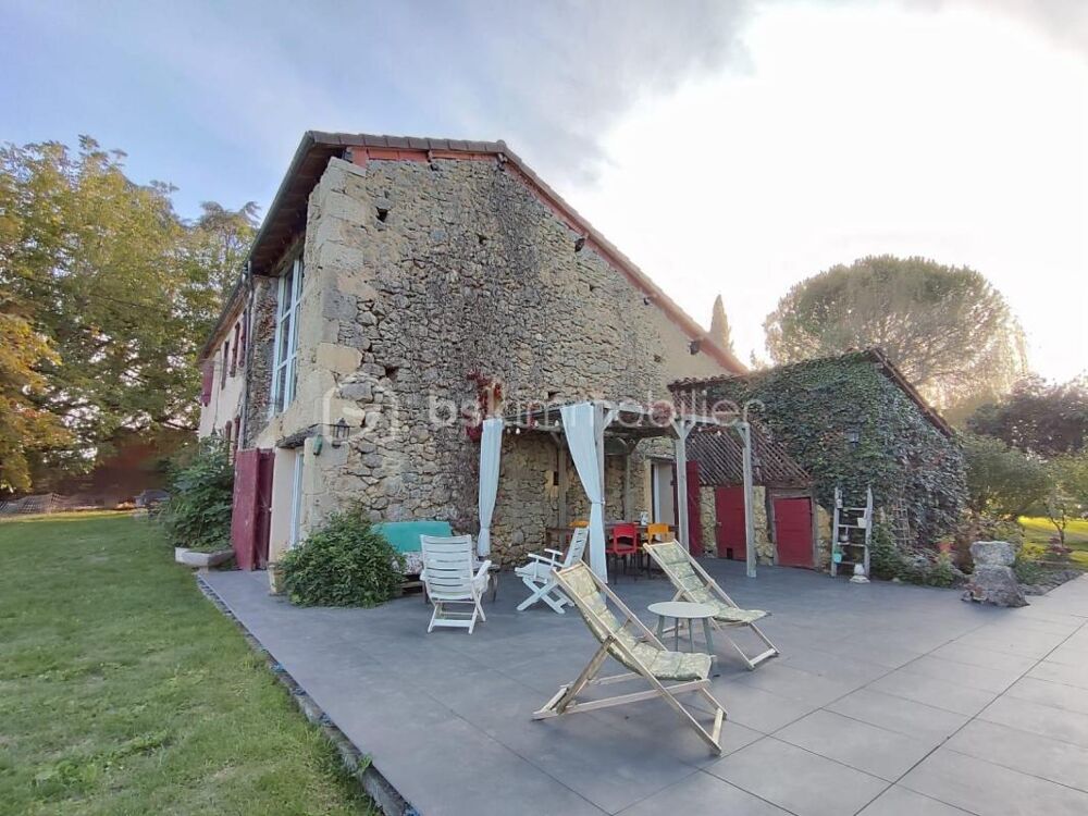 Maison 7 pièces 222m²