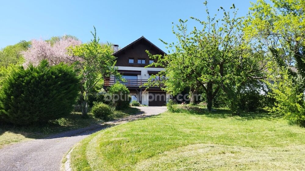 A vendre ! Maison individuelle de type chalet, surface habitable de 190 m² et 6000 m² de terrain à 5 minutes de Bar le Duc