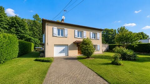  Maison familiale 5 chambres au calme, sans vis-à-vis, avec piscine et rivière en fond de jardin Maison - 5 pièce(s) - 119 m²