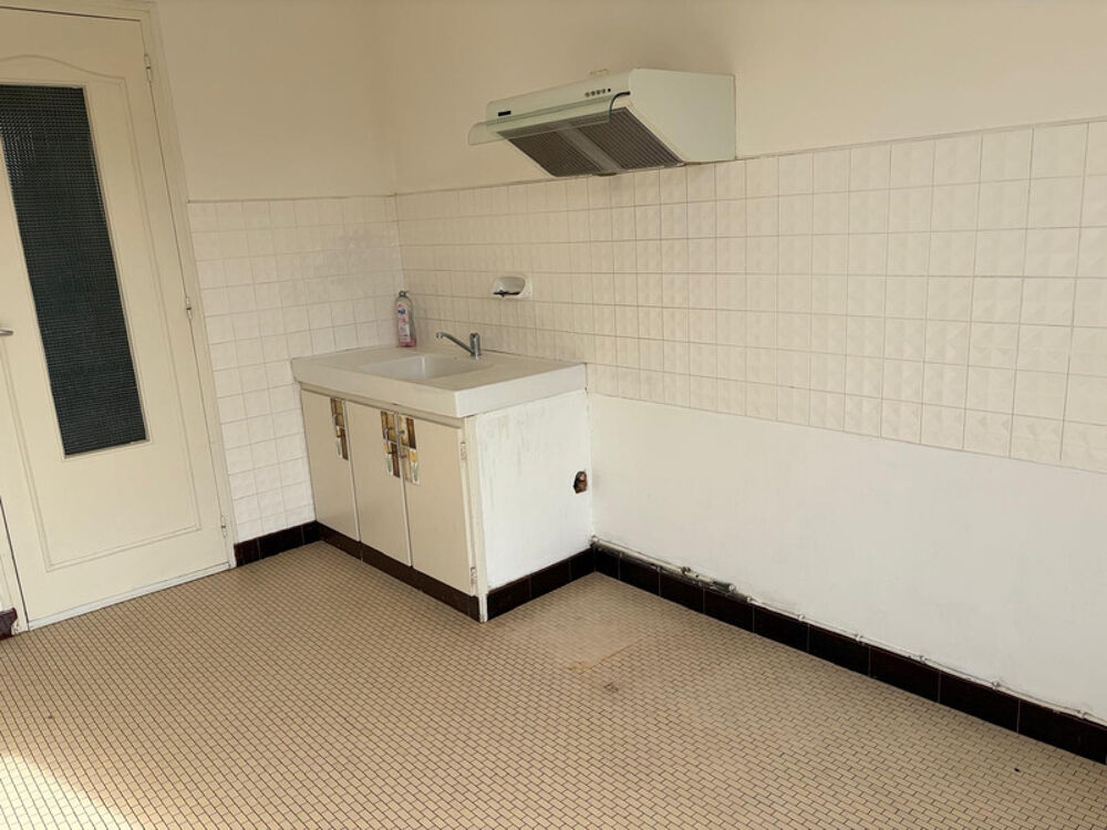 FONTENAY LE COMTE (85200) - CENTRE VILLE - APPARTEMENT DUPLEX RENOVE 3 CHAMBRES AVEC BALCON ET ANNEXES
