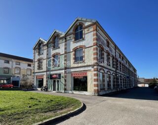  Immeuble à vendre 12 pièces 1600 m²