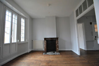  Appartement à louer 3 pièces 77 m²