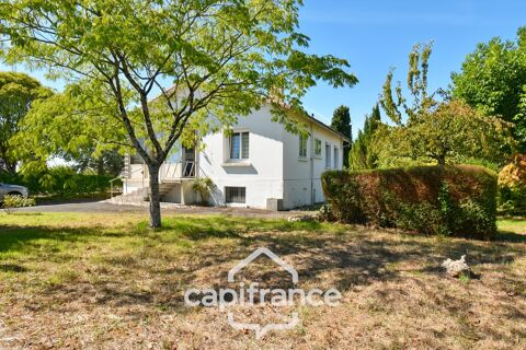   Maison à vendre  COURCELLES (17), 140m²habitables, 7 pièces sur 4800m² de terrain avec nombreuses dépendances Maison - 7 pièce(s) - 140 m²