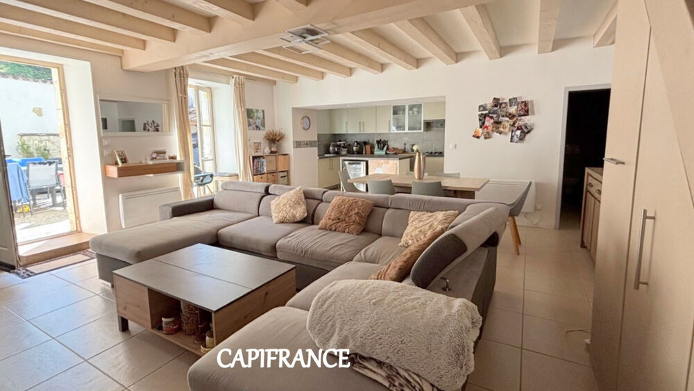 Maison charentaise en pierre - 120 m² habitables - 4 chambres + 1 bureau - TAILLEBOURG au coeur du village