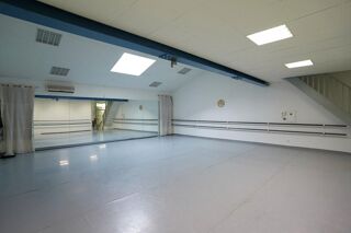  Immeuble � vendre 14 pi�ces 650 m�